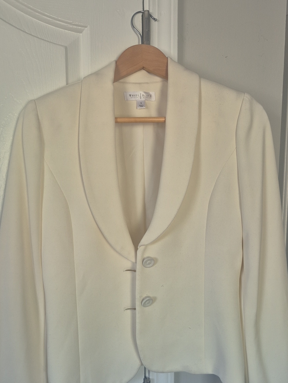 White House Black Market Ivory Shawl Collar Blazer